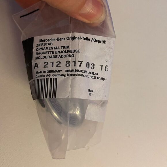 Mercedes OEM Hood Emblem 57mm Chrome and Blue NWT - Picture 3 of 6